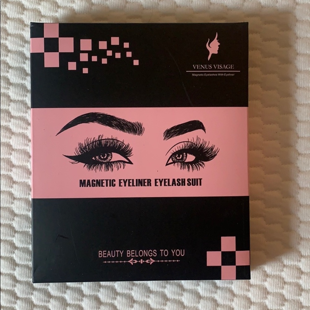 Unopened magnetic eyelashes
